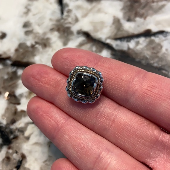 Gorgeous luxurious topaz and gold studs - Picture 3 of 4